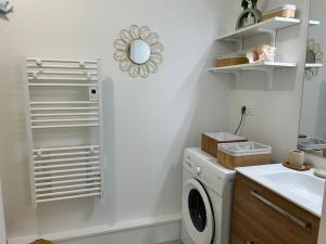 Appartements 100 - Appartement T2 en plein coeur des Sables-D-or : photos des chambres