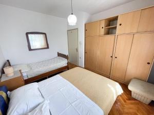 Charmante Ferienwohnung in Jadranovo mit Grill, Garten und Terrasse 
