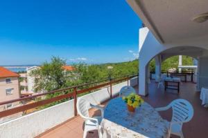 Appartement in Dramalj mit Möbliertem Balkon 