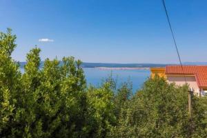 Appartement in Dramalj mit Möbliertem Balkon 