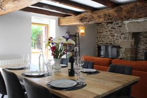 Maisons de vacances La Chaumiere - Gite de charme avec SPA : photos des chambres