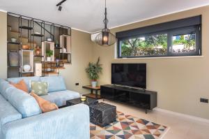 Villa Maria Luisa with padel court