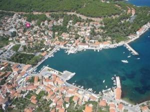 Schöne Ferienwohnung in Jelsa mit Schönem Balkon