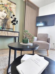 T2 design proche gareIntra-MSillon, garage privé