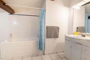 Appartements Le cosy, maison de ville de 70m2 : photos des chambres