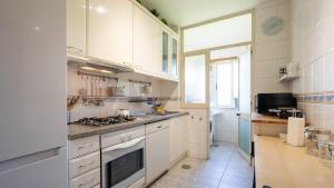 Infante Cozy 1BR w Parking by LovelyStay
