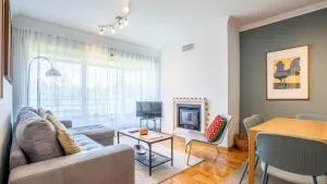 Infante Cozy 1BR w Parking by LovelyStay - Freixieiro