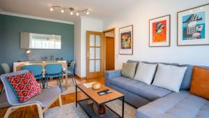 Infante Cozy 1BR w Parking by LovelyStay