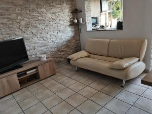 Charmant 2p au calme, jardin, piscine, vue panoramique et stationnement