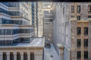 FiDi 1BR w luxury Gym Doorman Rooftop NYC-13