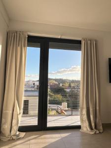 A estrenar! Depto centrico con vista a las sierras y cochera opcional