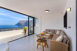 Panoramic view apartment in Los Gigantes
