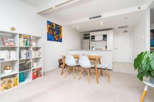 Captivating Lake Views in Kingston - Hosted by CanStay