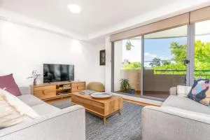 2BR 2BA Apt with Dedicated Workspace and Free parking - Queanbeyan