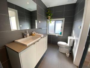 Cosy Work From Home Townhouse 10 Mins From City - Hosted by CanStay