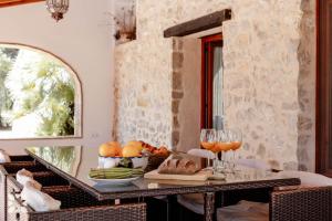 Villa Fantaxat by Abahana Villas