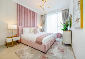 EasyGo - Upgraded 2BDR in BLVD Point with Burj Khalifa View