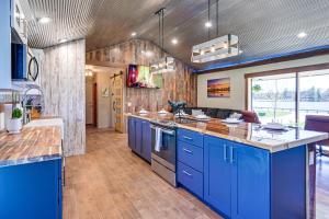 Ice Fishing On-Site Waterfront Nekoosa Home!