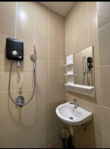Cozy home in city center with free parking -1B