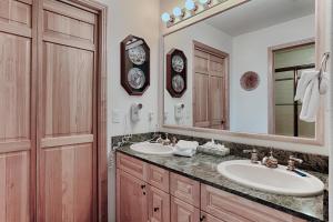 Corral 208W by Great Western Lodging