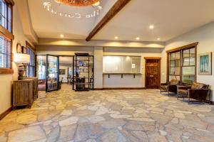 Corral 208W by Great Western Lodging