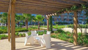 Marvell Design with heated pool&Playground