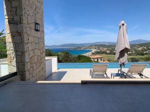 Villas VILLA RIVOLI vue mer et piscine : photos des chambres