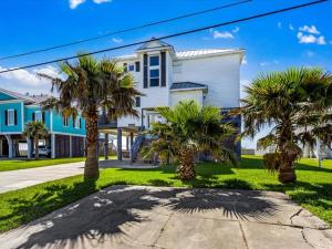 Beach Therapy -Baby Furniture *Arcade Game *Coffee