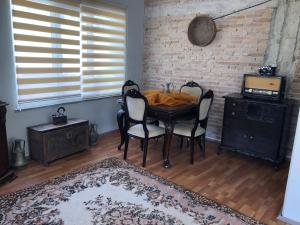 TARİHİ KALEİÇİ DENİZE YAKIN SİZE ÖZEL MUHTEŞEM KONUM UYGUN FİYAT ev