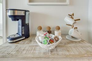 Pool and Beach Access Oceanfront Galveston Condo