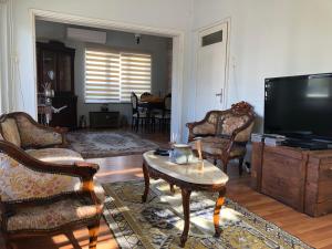 Tarihi kaleiçi müthiş lokasyon 2+1 uygun fiyat