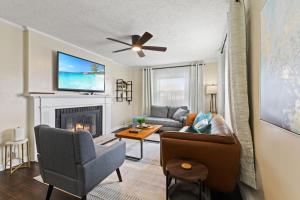 Entire 3-story house in Speedway, Pets OK