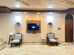 Cozy Bohemian Studio Apartment - GK2 South Delhi, near M Block Market