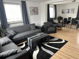 Ferienwohnung LiaWa314 mit Terrasse in Zirndorf-Lind - Nähe Playmobil FunPark und Nürnberg