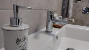 FRIENDS Studios - Central Station - Self check-in