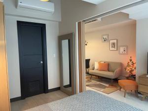 Private Condo Unit in Uptown Parksuites I & II