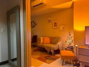 Elegant 1 BR Condo with Balcony in Uptown Parksuites II, BGC