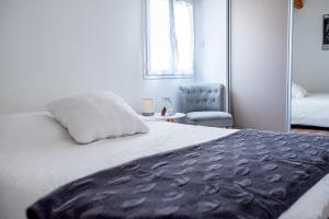 Les Bosquet Charmante Maison 2 Chambres ,parking gratuit au Centre de Châteauneuf-du-Pape