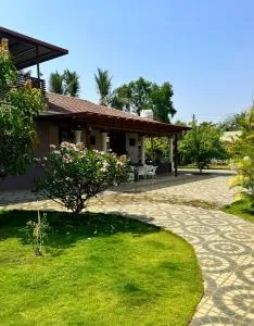 Zio Kailasa - a getaway amidst greenery, giant cascading pool, peaceful outdoors - Chinchavli