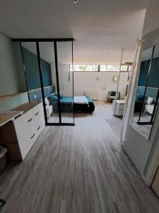 Sejours chez l'habitant Chambre proche circuit 24h : photos des chambres