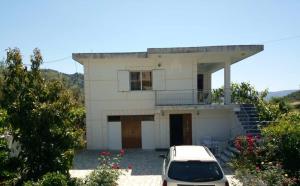 Ajlins Holidays Hause