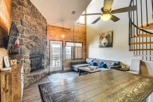 Hot Tub and Indoor Pool Access at Granby Condo - غرانبي