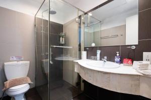 Căn Hộ 3 Phòng Ngủ (Three-Bedroom Apartment)