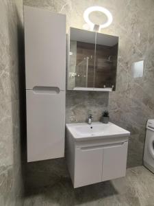 Sunny Hill - Parking - Fenced Garden - Luxury Loft