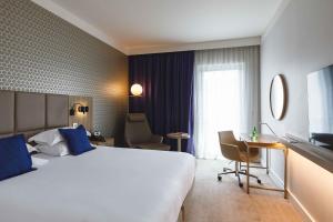 Hotels Crowne Plaza Lyon Parc de la Tete d'Or : Chambre Supérieure avec Grand Lit et Balcon - Vue sur le Parc - Non remboursable