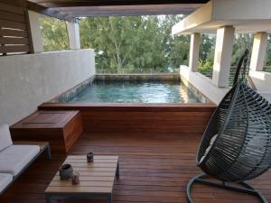 Luxury Penthouse 380-m2, Private Rooftop Terrace with Private Pool, across road from Beach