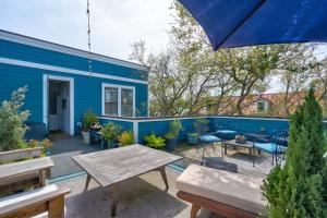 Elegant Sunlit Home with Private Rooftop Oasis