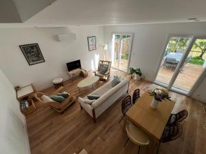 Maisons de vacances Villa Petit Caprice - Piscine privee au calme dans jardin arbore : photos des chambres