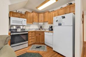 Bugle Pointe A14 by Estes Park Condos