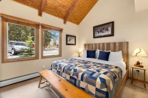 Creekside Suites 05 by Estes Park Condos